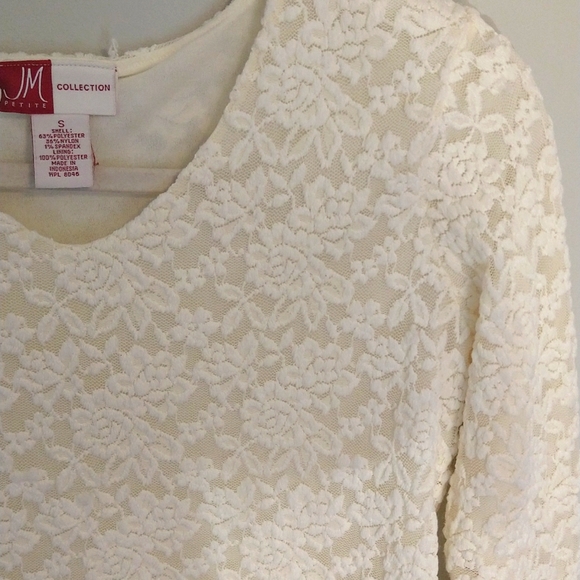 Vintage JM Collection Petite Dainty Cream Scalloped Edge Lacy Mesh V-Neck Top - Picture 3 of 12
